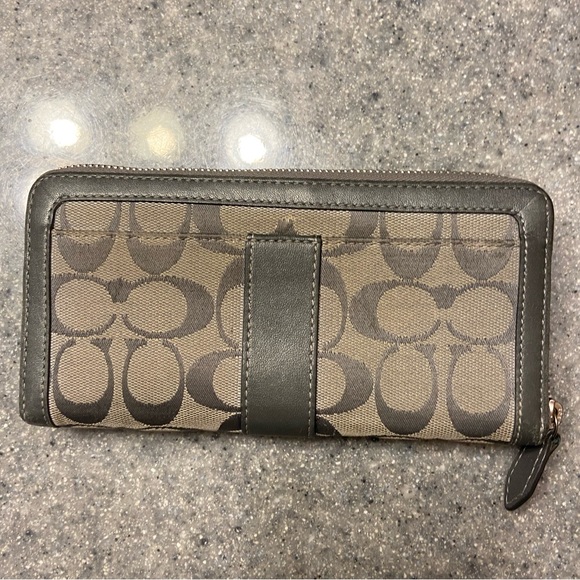 Coach wallet - Picture 2 of 14